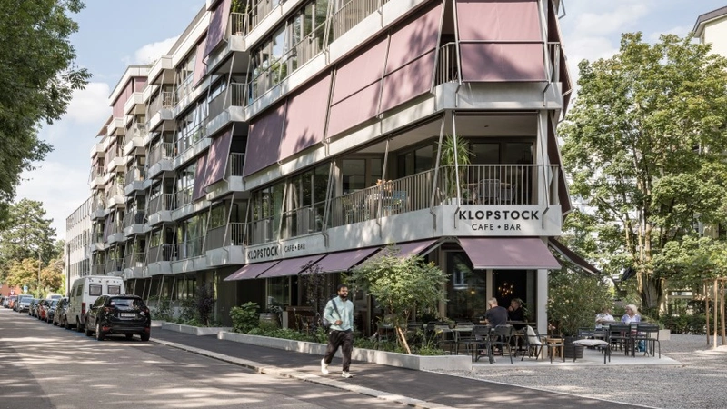 Klopstock 2 Südwestfassade mit Sonnenschutz