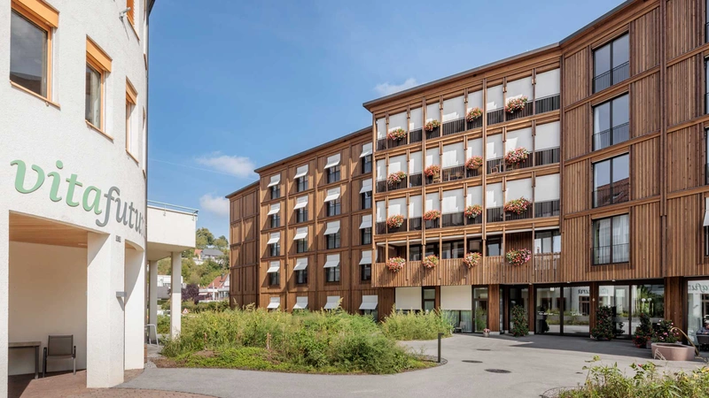 Neubau-Pflegezentrum-in-der-Au-Volketswil-Westfassade