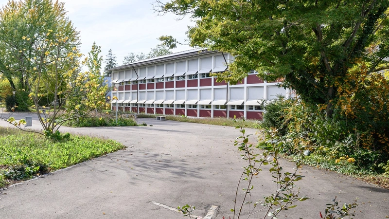 Schulhaus Lärchen Münchenstein 4